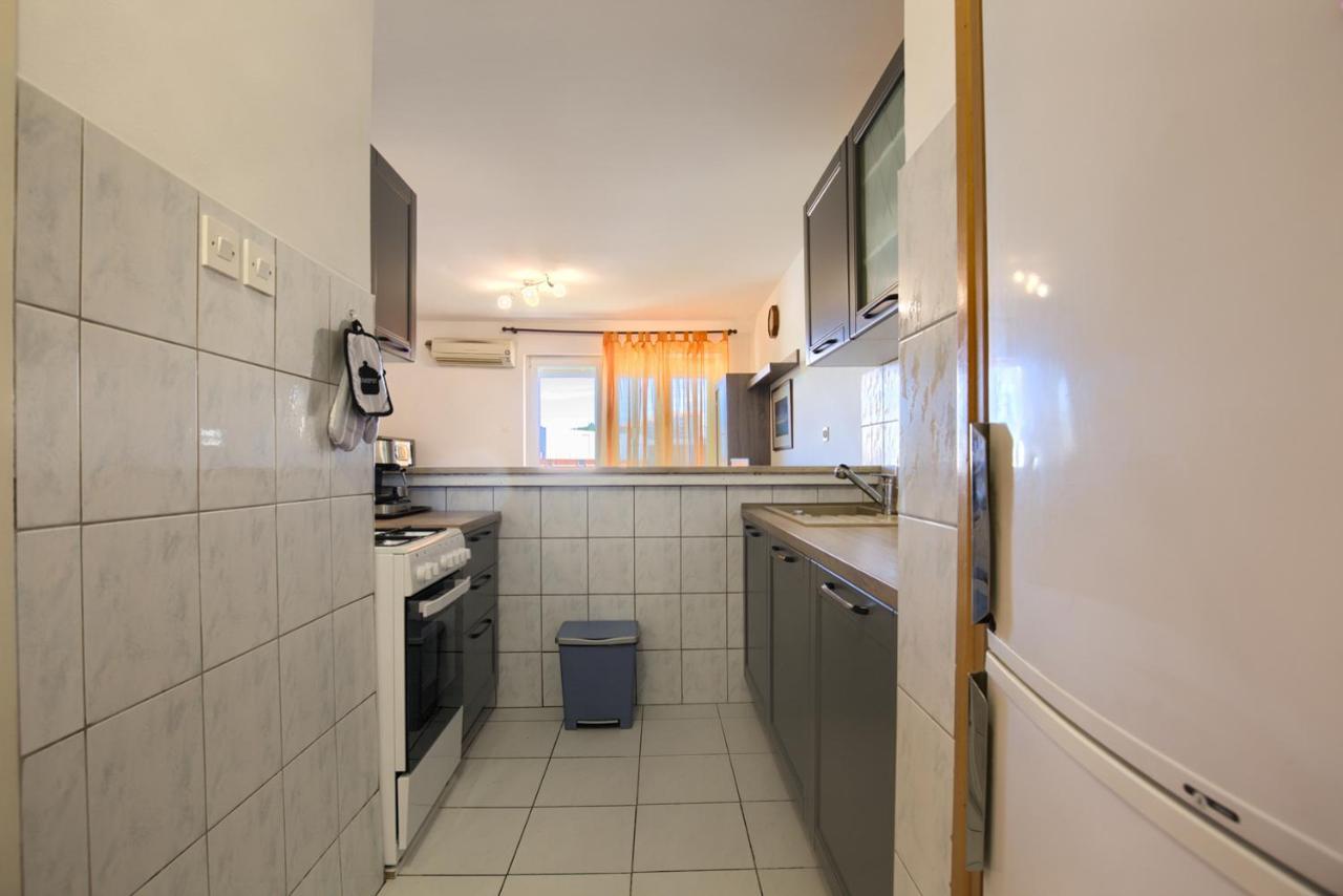 Apartment Stefan พูลา ภายนอก รูปภาพ