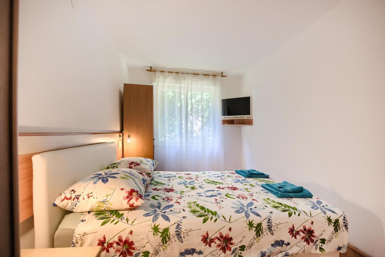 Apartment Stefan พูลา ภายนอก รูปภาพ