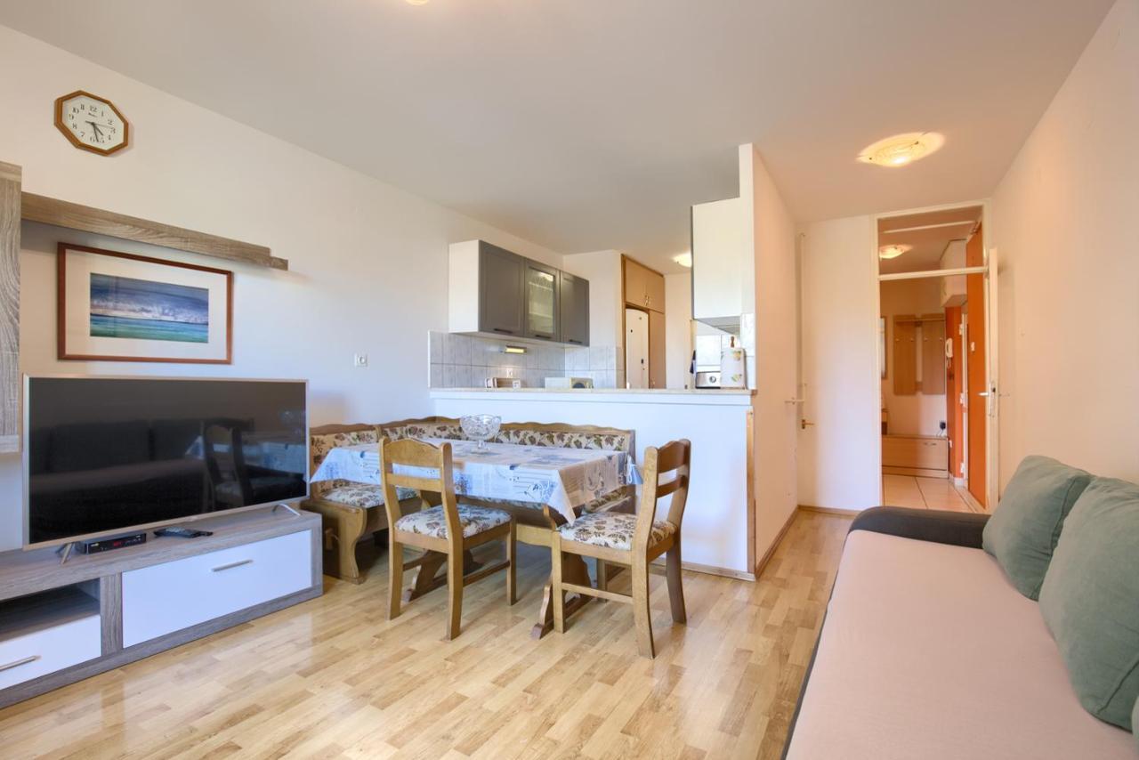 Apartment Stefan พูลา ภายนอก รูปภาพ